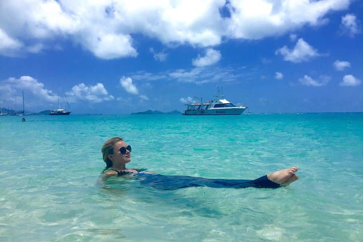 Whitsundays Day Tour to Whitehaven Beach and Hill Inlet with BBQ